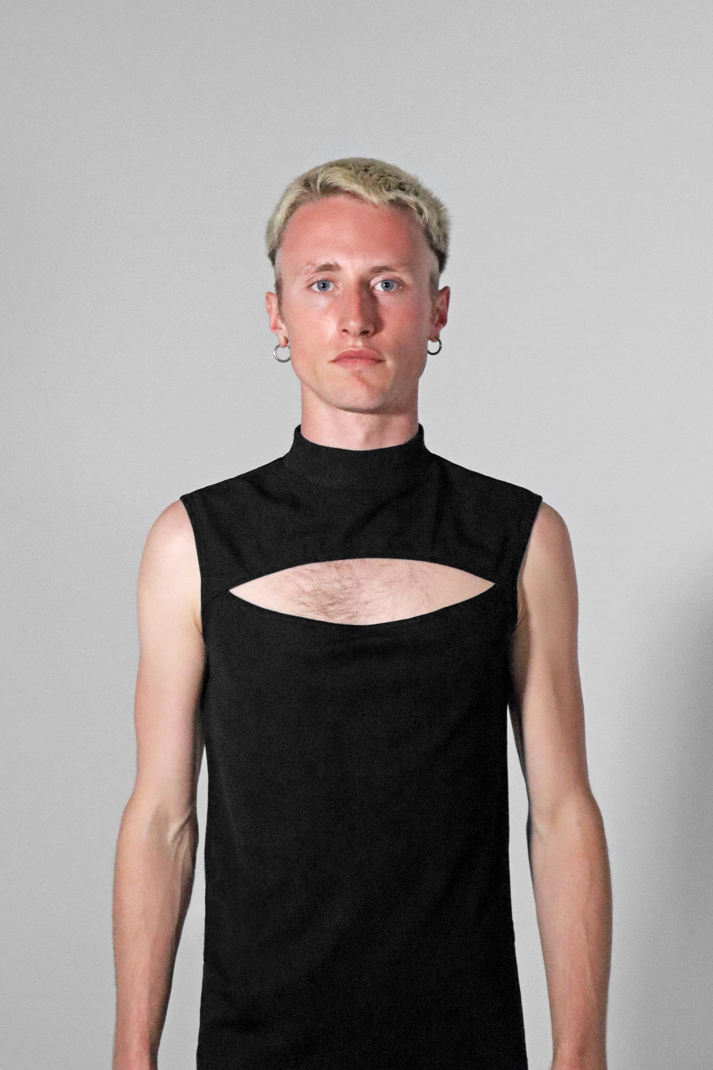 high neck // cut-out tank top black