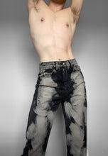 Load image into Gallery viewer, grey bleached // jeans

