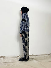 Load image into Gallery viewer, grey bleached // jeans
